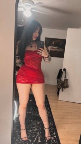 nicole-the-prettiest-girl-in-town-sexy-open-minded-ready-to-please-you-big-1
