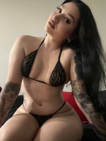 nicole-the-prettiest-girl-in-town-sexy-open-minded-ready-to-please-you-big-4