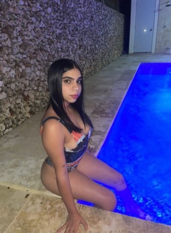 riante-sexy-and-hot-big-3