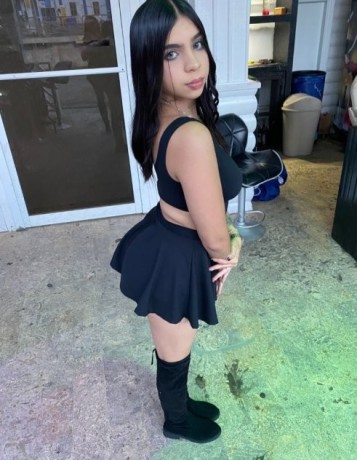 riante-sexy-and-hot-big-2
