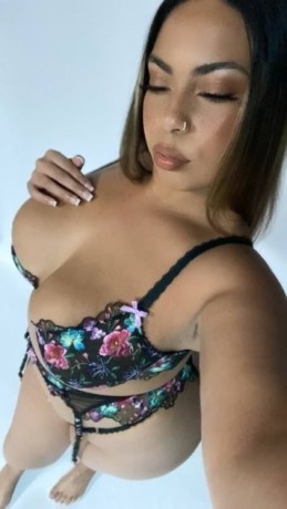 naomi-sexy-girl-available-for-any-meeting-call-me-anytime-big-1