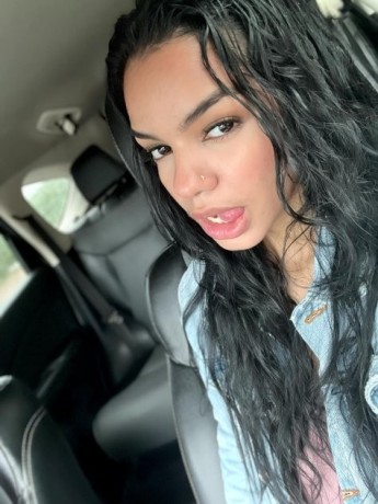 cintia18-hola-que-tal-amor-soy-una-chica-latina-disponible-big-3