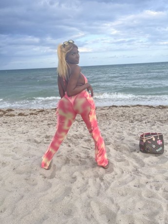 mercedez-hot-hung-young-bubble-butt-freak-verse-girl-w-ah-fatas-big-3