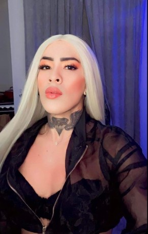 brenda-in-capitol-hhello-guys-brenda-in-capitol-h-big-4