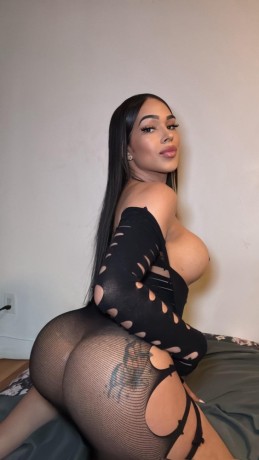 ts-karina-xxl-big-2
